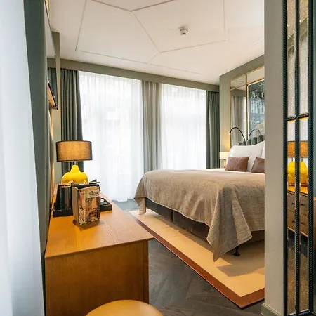 The Collector Hotel 4*