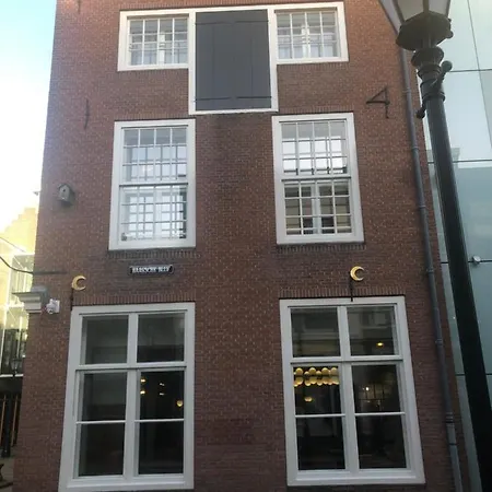 מלון The Collector 4*