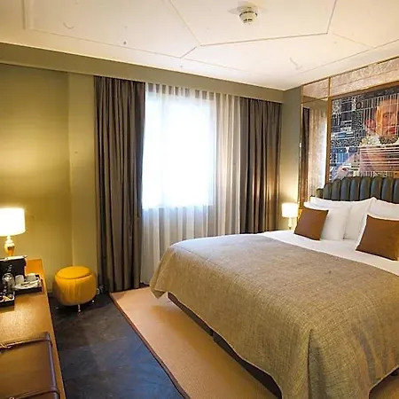 The Collector Hotel 4*
