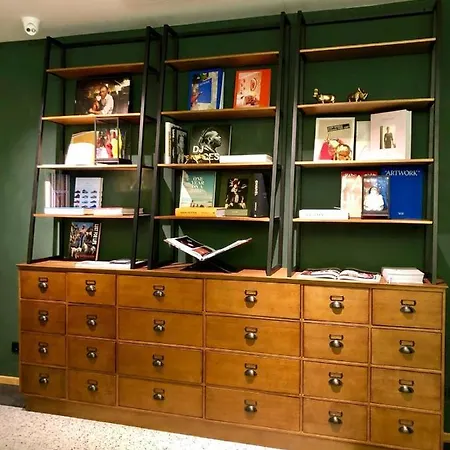 The Collector 4* The Hague