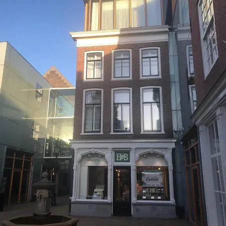 호텔 The Collector 헤이그