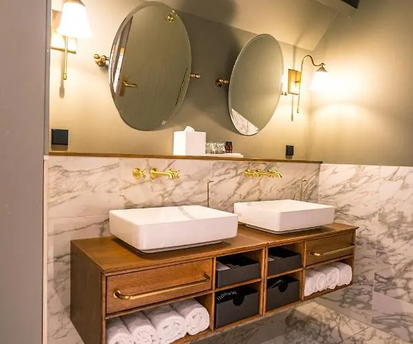 The Collector Hotel 4*