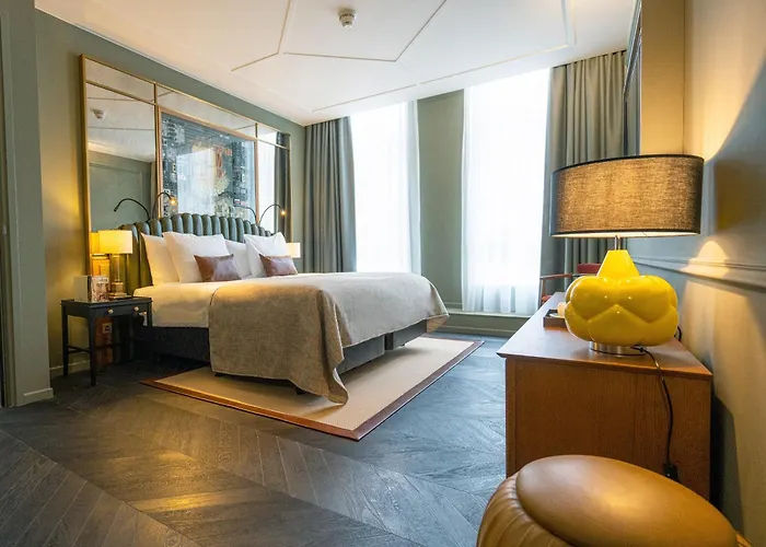 The Collector Hotel 4*