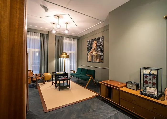 The Collector Hotel 4*